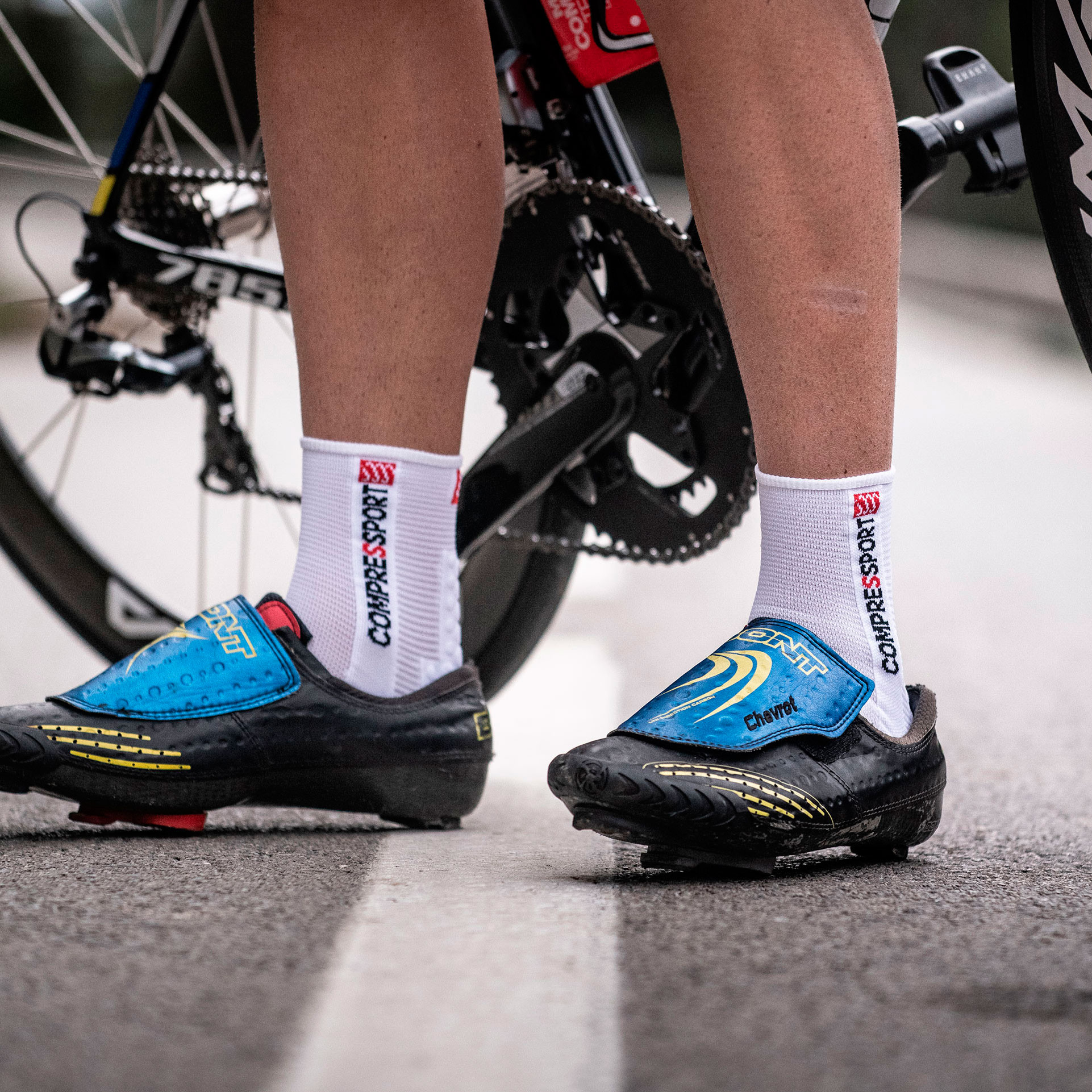 Шкарпетки компресійні Compressport Pro Racing Socks V3.0 Bike, Smart White
